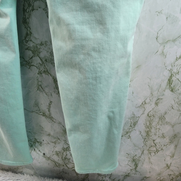 Old Navy Rockstar Mid Rise Distressed Skinny Jeans - Picture 10 of 14